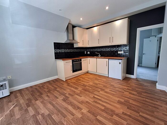 1 Bedroom Flat To Rent In Gladstone Road, Watford, WD17