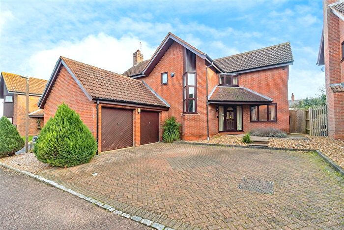 4 Bedroom Detached House For Sale In Goodman Gardens, Woughton On The Green, Milton Keynes, Buckinghamshire, MK6