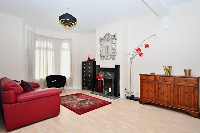 3 Bedroom Terraced House To Rent In Wragby Road, London, E11