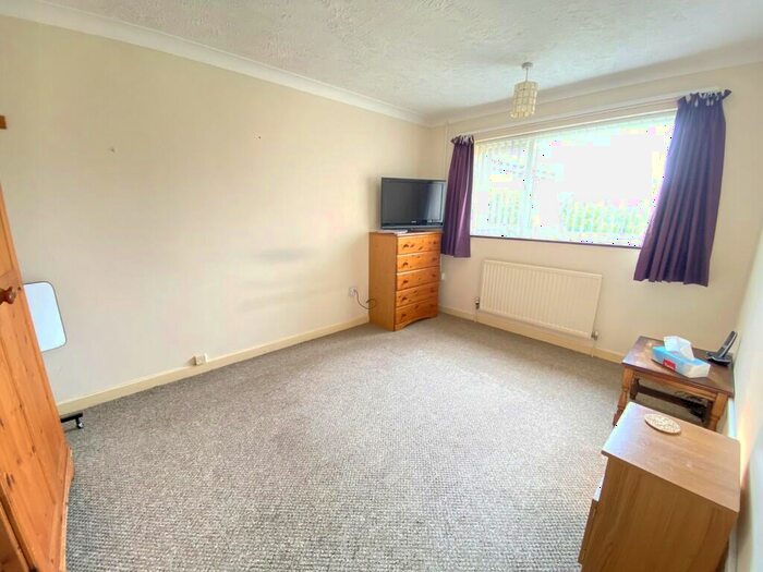 3 Bedroom Detached Bungalow For Sale In Fairfield Close, Mundesley, NR11