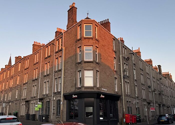 2 Bedroom Flat To Rent In /, Dura Street, Dundee, DD4