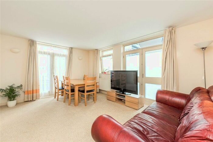 2 Bedroom Flat To Rent In Park House, Northfields, London, SW18