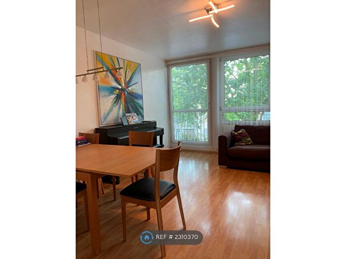 2 Bedroom Maisonette To Rent In Troutbeck, London, NW1