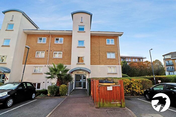 2 Bedroom Flat For Sale In Triton Lodge, Chichester Wharf, Erith, Kent, DA8