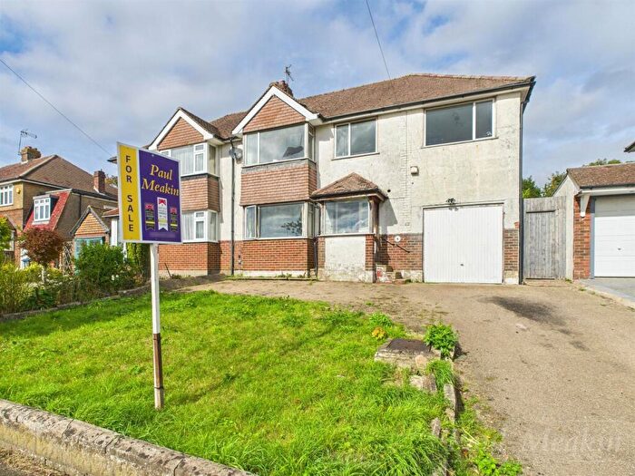 4 Bedroom Semi-Detached House For Sale In Westfield Avenue, South Croydon, CR2