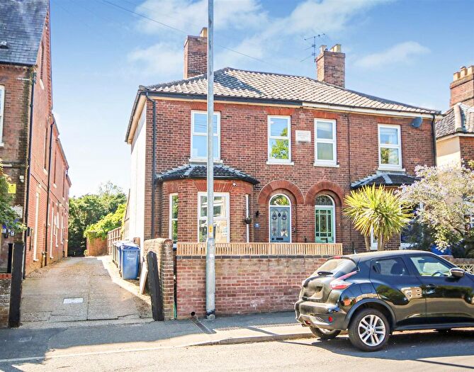 3 Bedroom Terraced House For Sale In Aylsham Road, Norwich, NR3