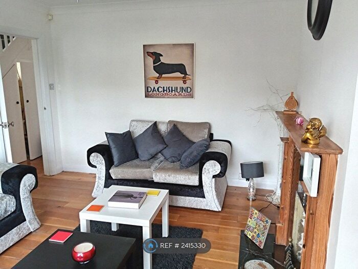 3 Bedroom Semi-Detached House To Rent In Wilmington Way, Brighton, BN1