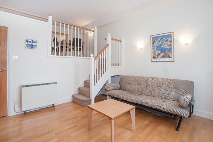 1 Bedroom Flat To Rent In North Block, Waterloo, SE1