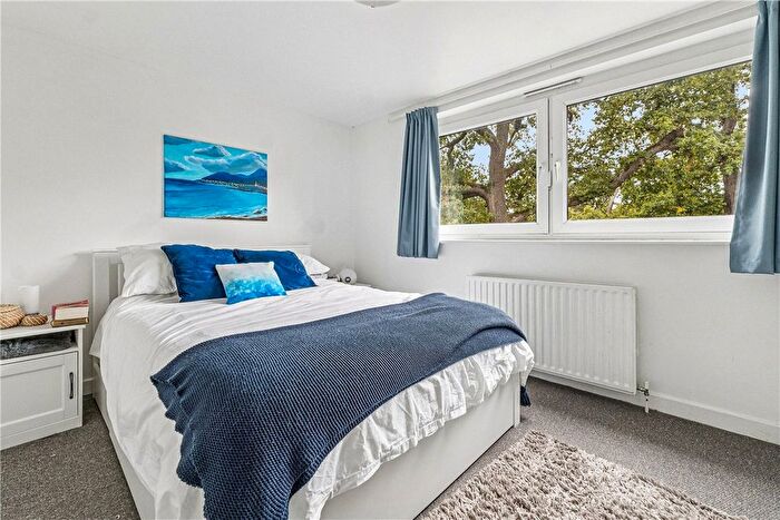 2 Bedroom Flat To Rent In Victoria Drive, London, SW19