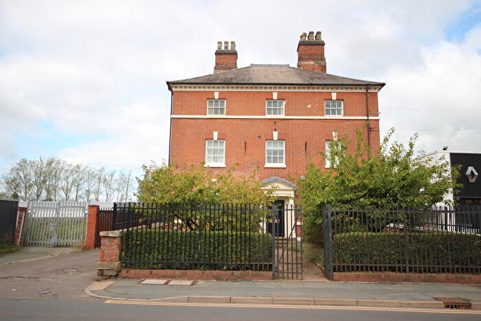 2 Bedroom Flat To Rent In Lichfield Street, Staffordshire, Burton Upon Trent, DE14