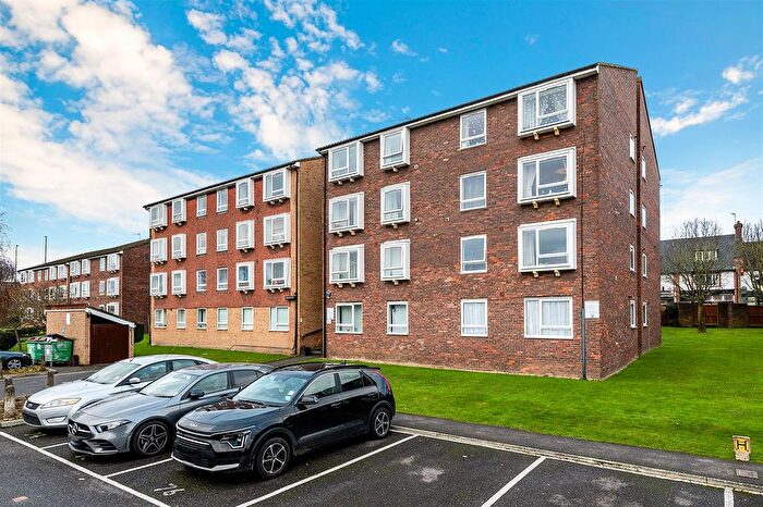 2 Bedroom Flat To Rent In Station Approach, Cheam, Sutton, SM2