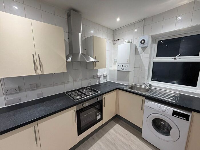 1 Bedroom Flat To Rent In South Norwood Hill, London, SE25