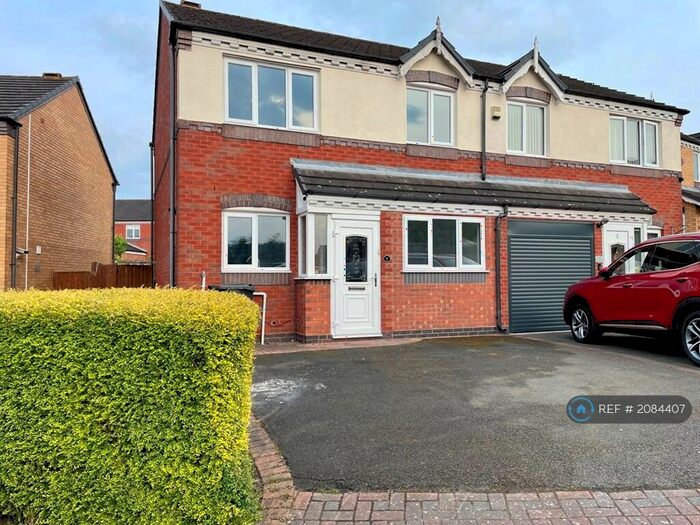4 Bedroom Semi-Detached House To Rent In St. Catherines Close, Dudley, DY2