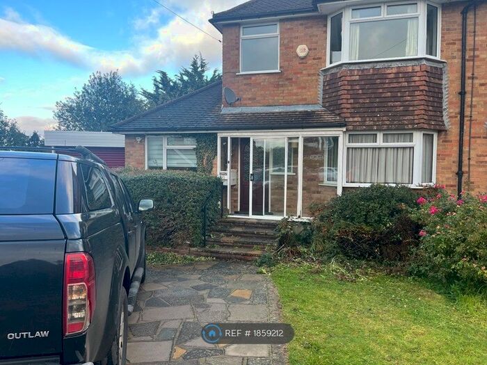 4 Bedroom Semi-Detached House To Rent In South Croydon, South Croydon, CR2