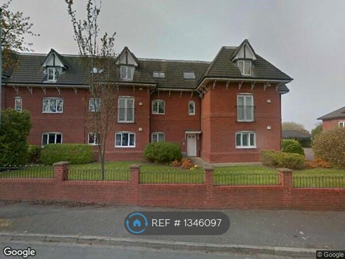 2 Bedroom Flat To Rent In Meadow Court, Hale, Altrincham, WA15