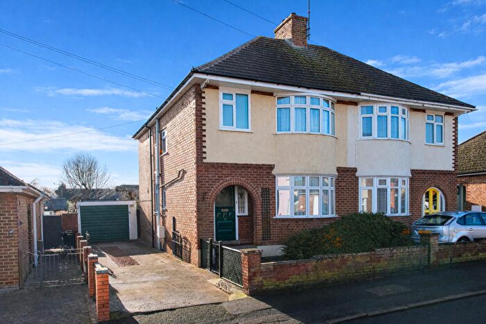 3 Bedroom Semi-Detached House For Sale In Whitney Road, Burton Latimer, NN15