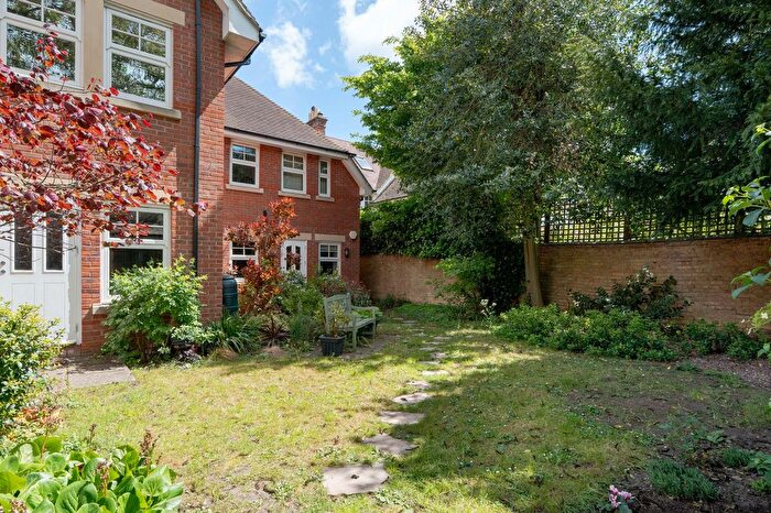 1 Bedroom Flat For Sale In Elizabeth Jennings Way, Oxford, OX2