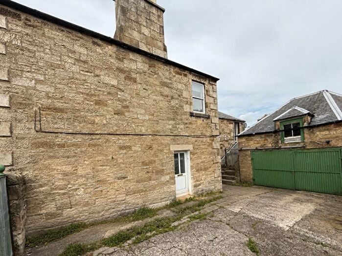 4 Bedroom Flat To Rent In Powdermill Brae, Gorebridge, EH23