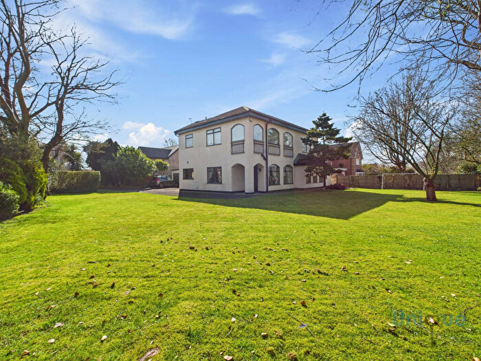 4 Bedroom Detached House For Sale In Garstang Road, Poulton-le-Fylde, FY6