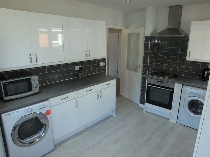 2 Bedroom Semi-Detached Bungalow To Rent In The Byeways, Seaford, East Sussex, BN25