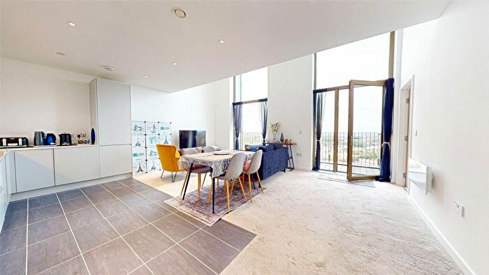 1 Bedroom Penthouse To Rent In Local Crescent, Hulme Street, Manchester, M5