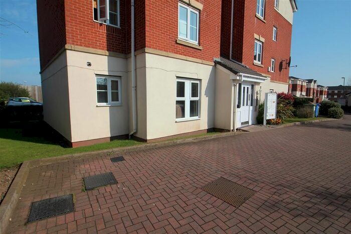 Studio To Rent In Thornbury Road, Walsall, WS2