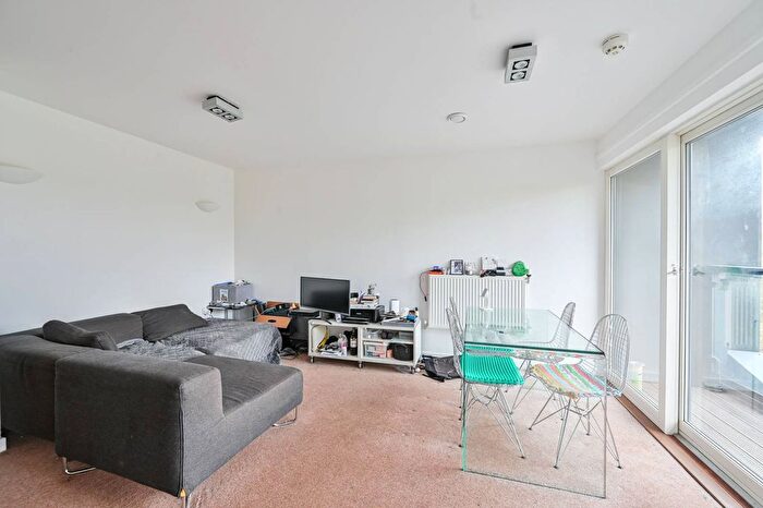1 Bedroom Flat For Sale In New Kent Road, Elephant And Castle, London, SE1