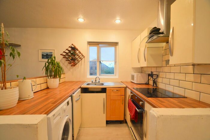 1 Bedroom Flat To Rent In Redgrave Close, Croydon, CR0