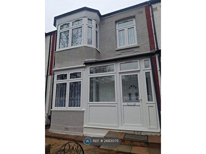 3 Bedroom Terraced House To Rent In St James Road, Mitcham, CR4