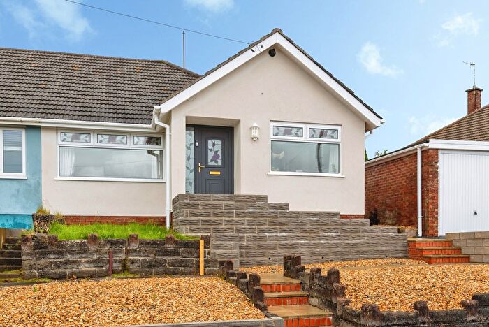3 Bedroom Bungalow For Sale In Brynheulog, Llanelli, Carmarthenshire, SA14