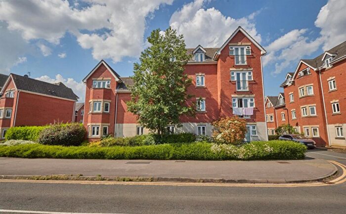 2 Bedroom Flat For Sale In Southfield Road, Hinckley, LE10