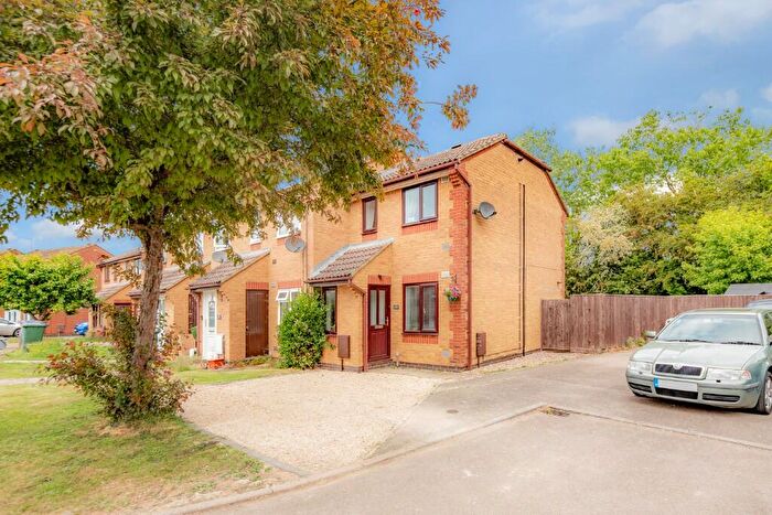 2 Bedroom End Of Terrace House For Sale In Ravencroft, Bicester, Oxfordshire, OX26
