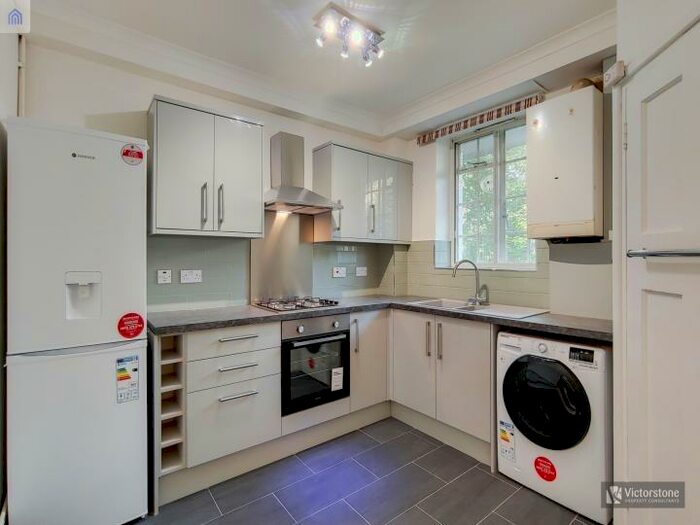 2 Bedroom Apartment To Rent In Windsor House, Wenlock Road, Hoxton, London, N1