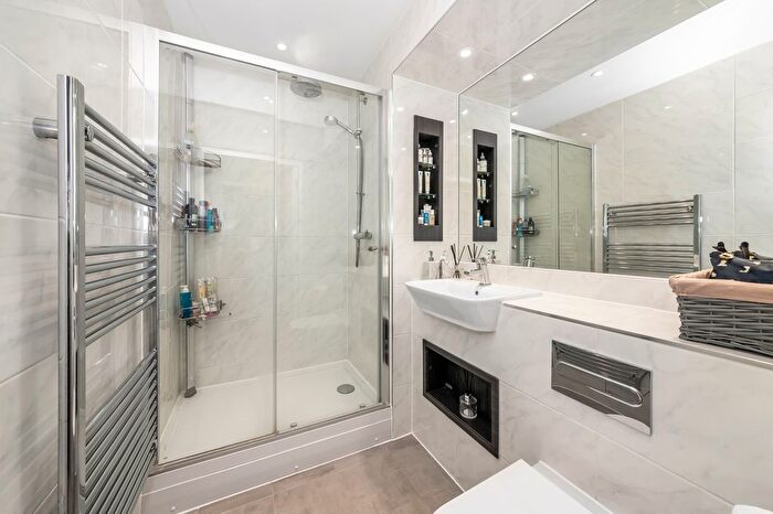 3 Bedroom Flat For Sale In Iverson Point, Harrison Walk, London, SE10