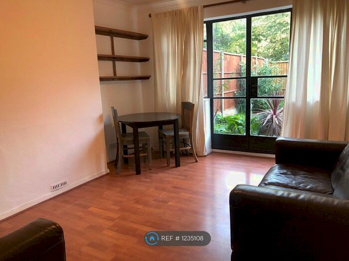 2 Bedroom Maisonette To Rent In Nether Street, London, N3