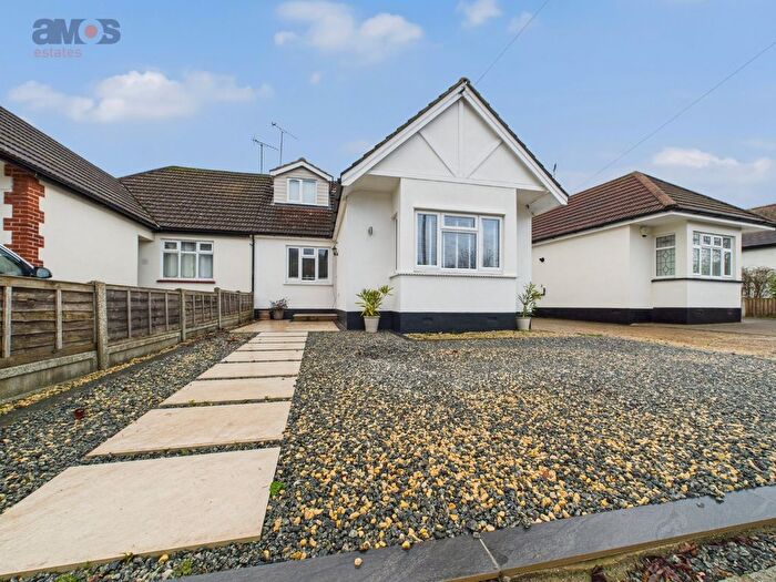 4 Bedroom Semi Detached Bungalow For Sale In Vardon Drive, Leigh-On-Sea, Essex, SS9