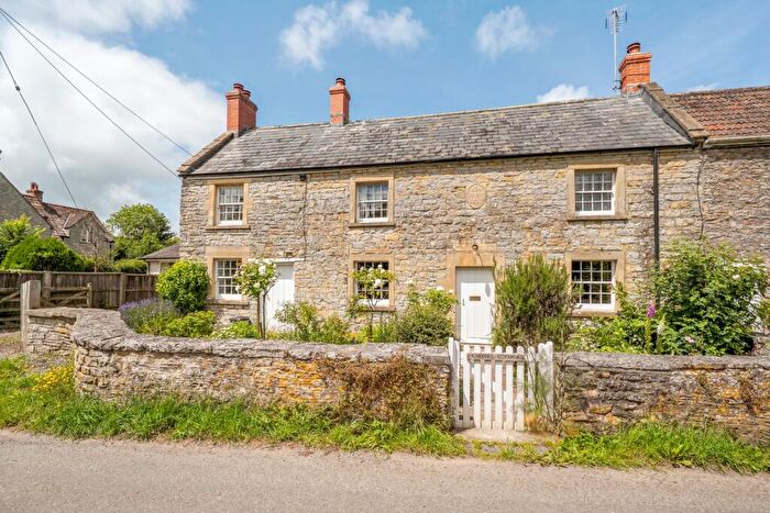 3 Bedroom Semi-Detached House For Sale In North Wootton, BA4