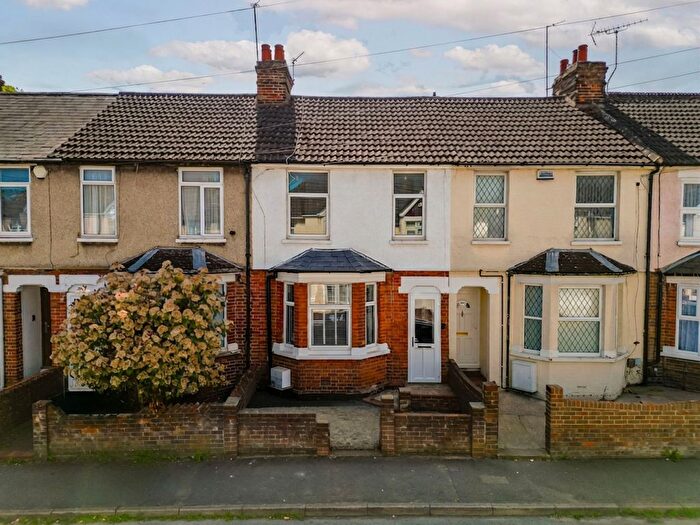 3 Bedroom Terraced House For Sale In Havelock Street, Aylesbury, HP20