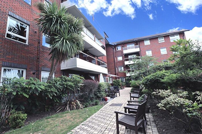 1 Bedroom Flat For Sale In Heathside, Finchley Road, NW11