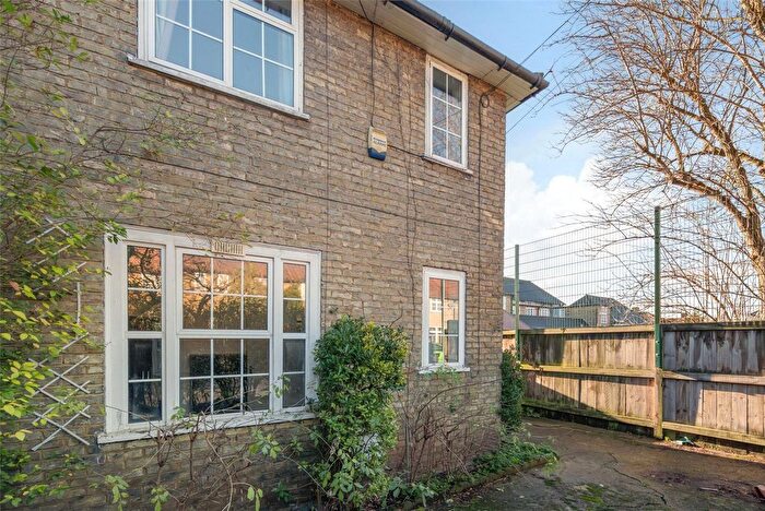 3 Bedroom End Of Terrace House To Rent In Bentworth Road, London, W12