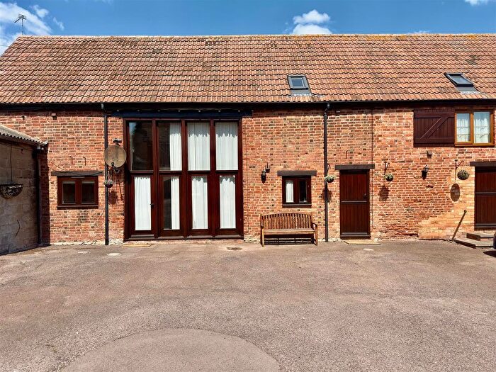 3 Bedroom End Of Terrace House To Rent In Bills Included, Ridgeway Lane, Ufton, CV33
