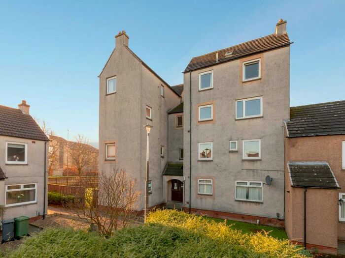 2 Bedroom Flat To Rent In South Gyle Road, Edinburgh, EH12
