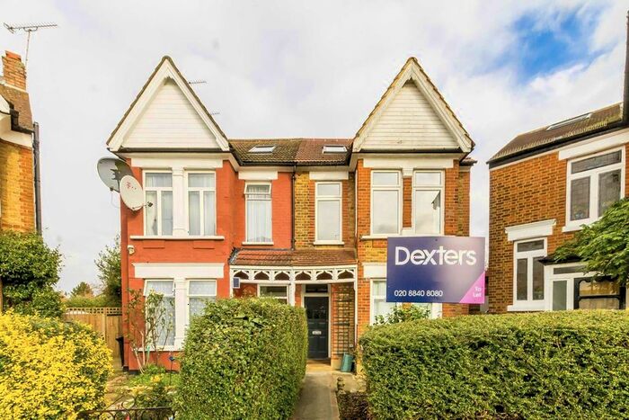 2 Bedroom Flat To Rent In Kingsley Avenue, London, W13