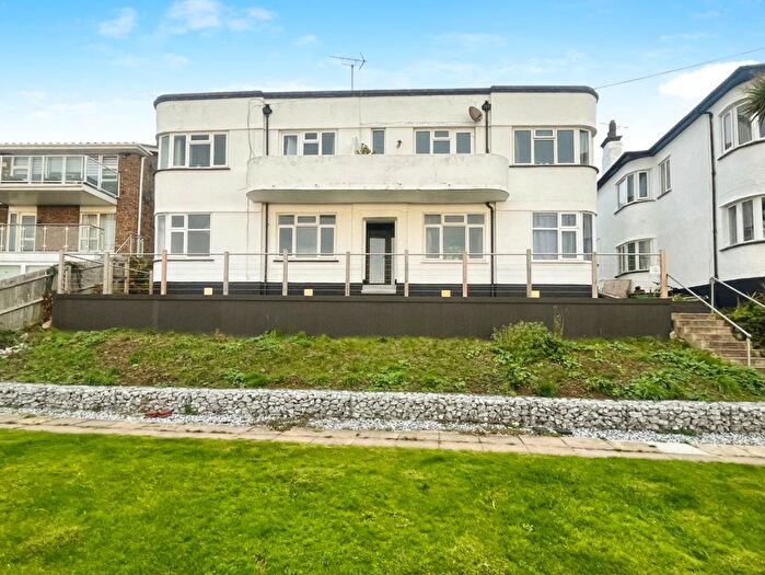 2 Bedroom Flat To Rent In Undercliff Gardens, Leigh-On-Sea, SS9