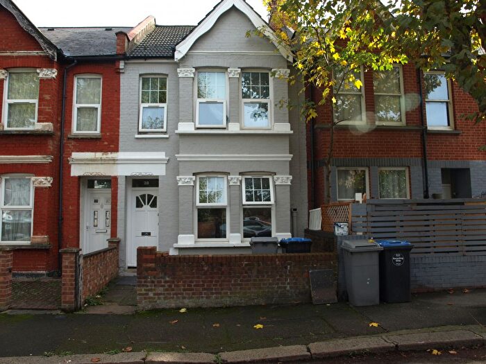 3 Bedroom Terraced House For Sale In Harlesden, NW10