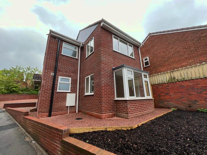 2 Bedroom Detached House To Rent In Central Drive, Dudley, West Midlands, DY3