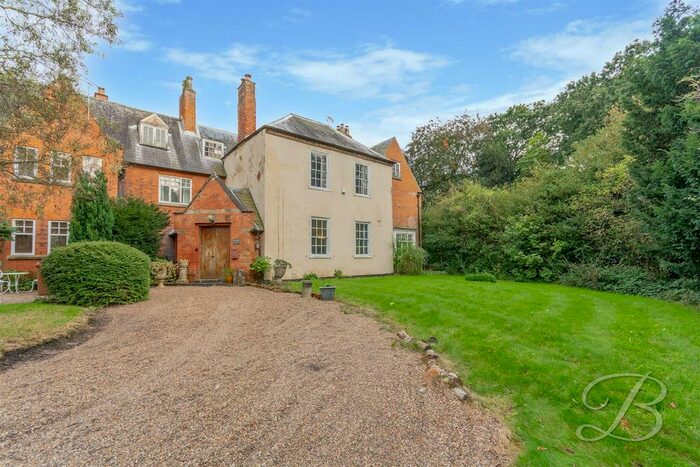 4 Bedroom Semi-Detached House For Sale In Newark Road, Wellow, Newark, NG22