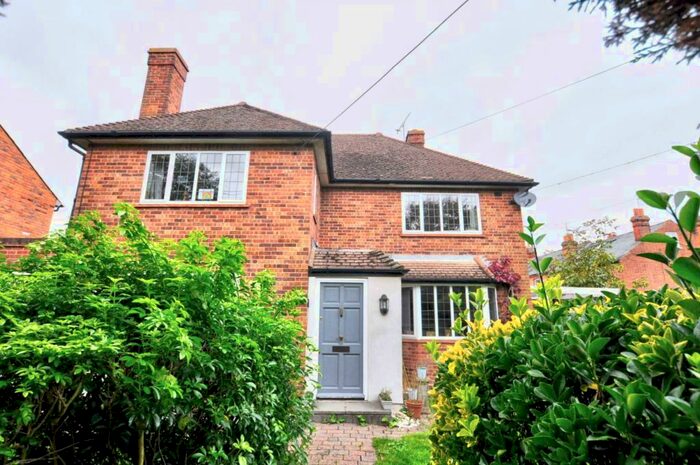 3 Bedroom Semi-Detached House To Rent In Cambridge Road, Marlow, SL7