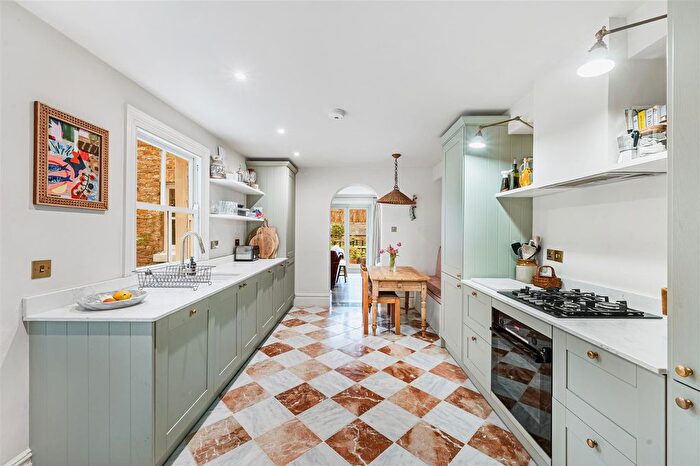 2 Bedroom Flat For Sale In Birkbeck Road, Acton Central.Acton, London, W3