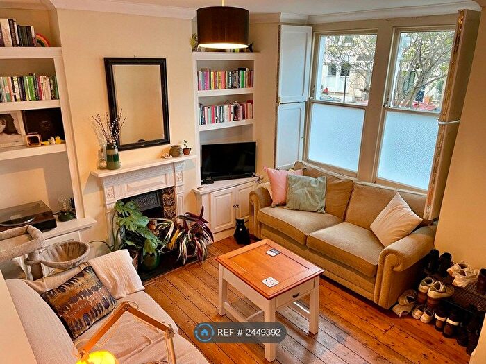 2 Bedroom Flat To Rent In Trentham Street, London, SW18